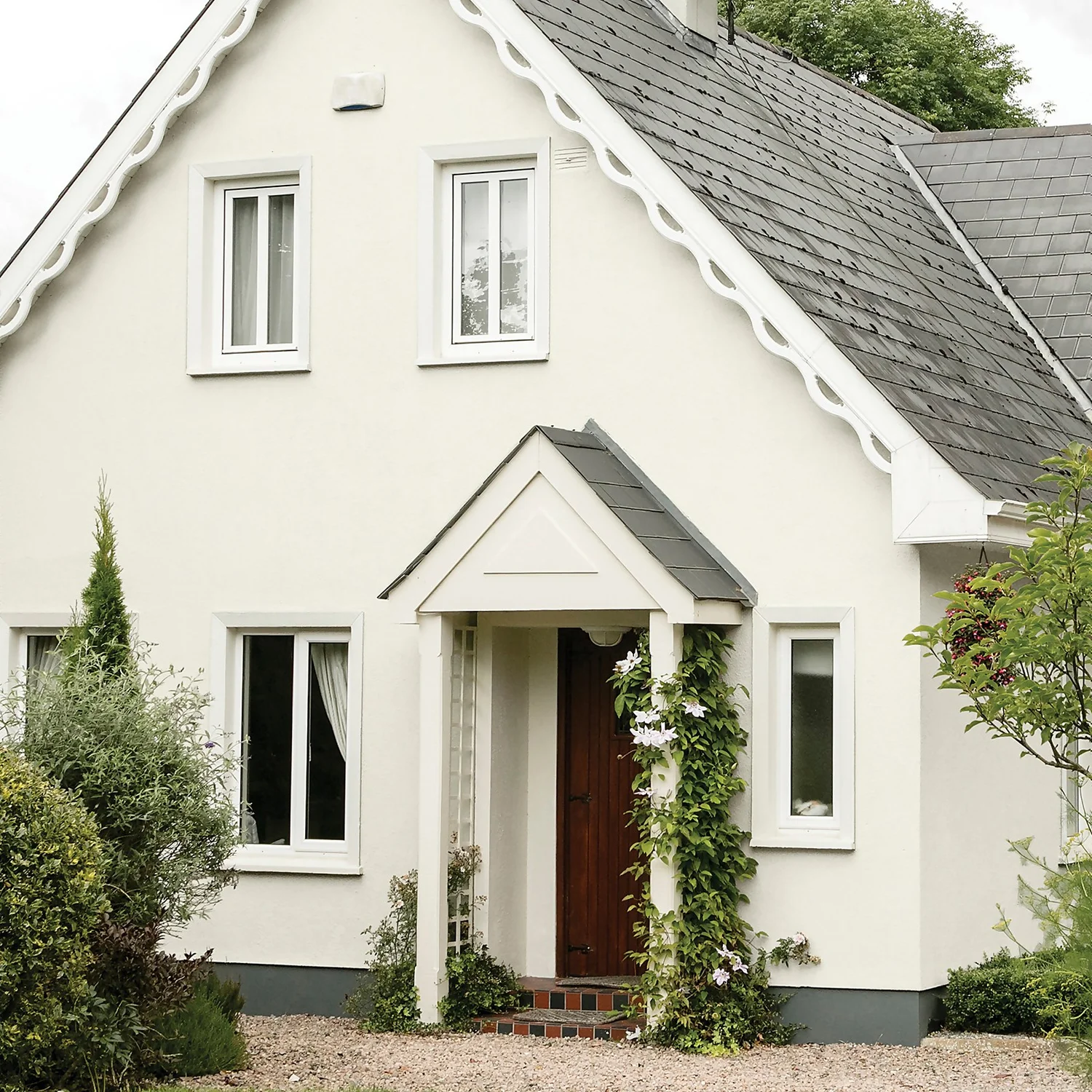 Sandtex® Ultra Smooth Masonry Paint Cotton Belt - 5L 2 Sandtex® Ultra Smooth Masonry Paint Cotton Belt - 5L - Image 2