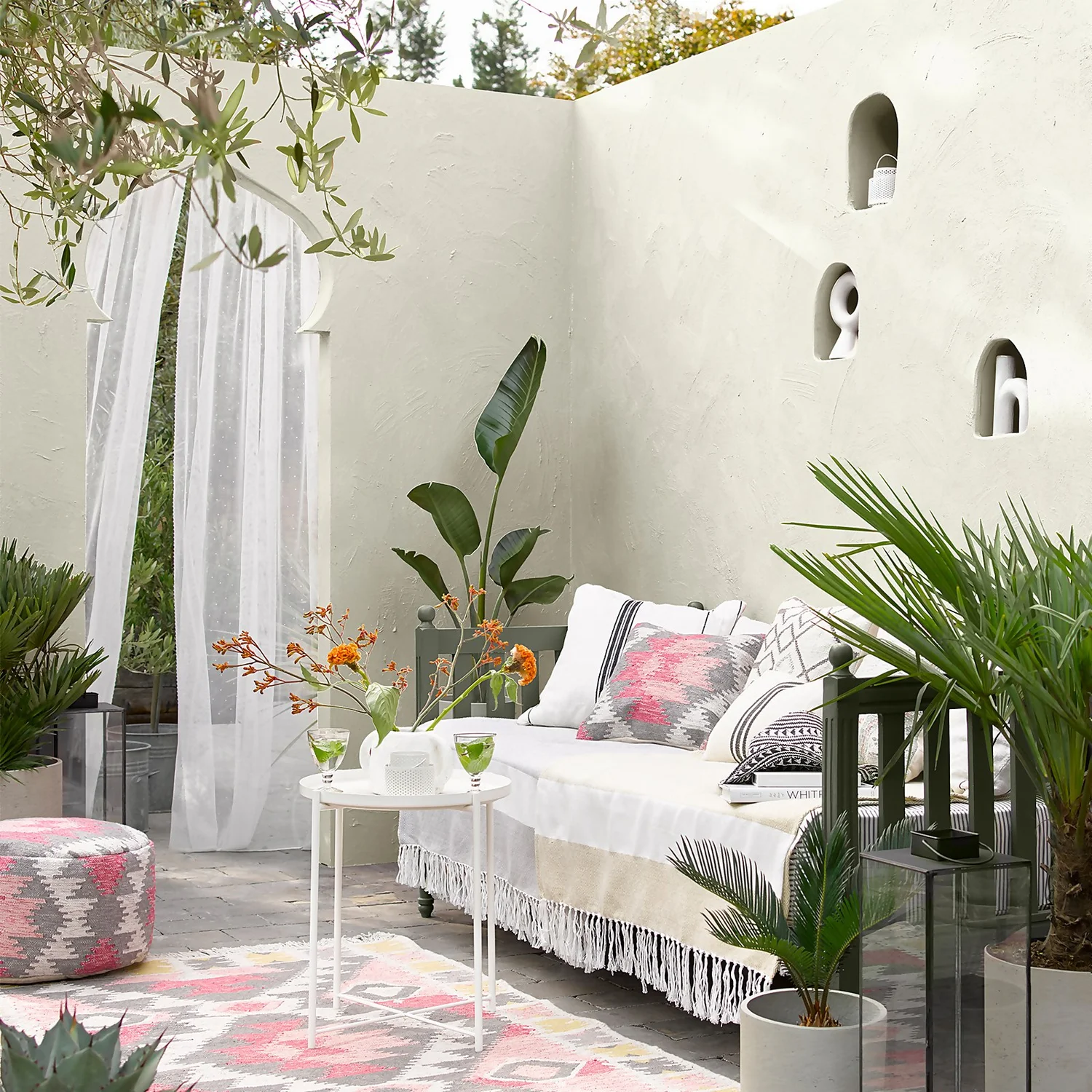 Sandtex® Ultra Smooth Masonry Paint Cotton Belt - 5L 3 Sandtex® Ultra Smooth Masonry Paint Cotton Belt - 5L - Image 3