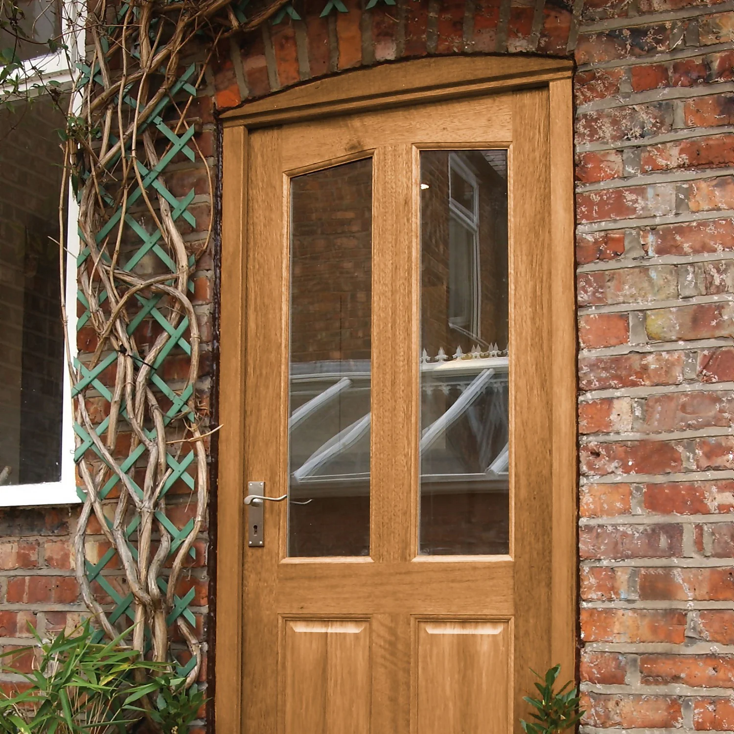 Sadolin Extra Durable Woodstain Light Oak - 2.5L 2 Sadolin Extra Durable Woodstain Light Oak - 2.5L - Image 2