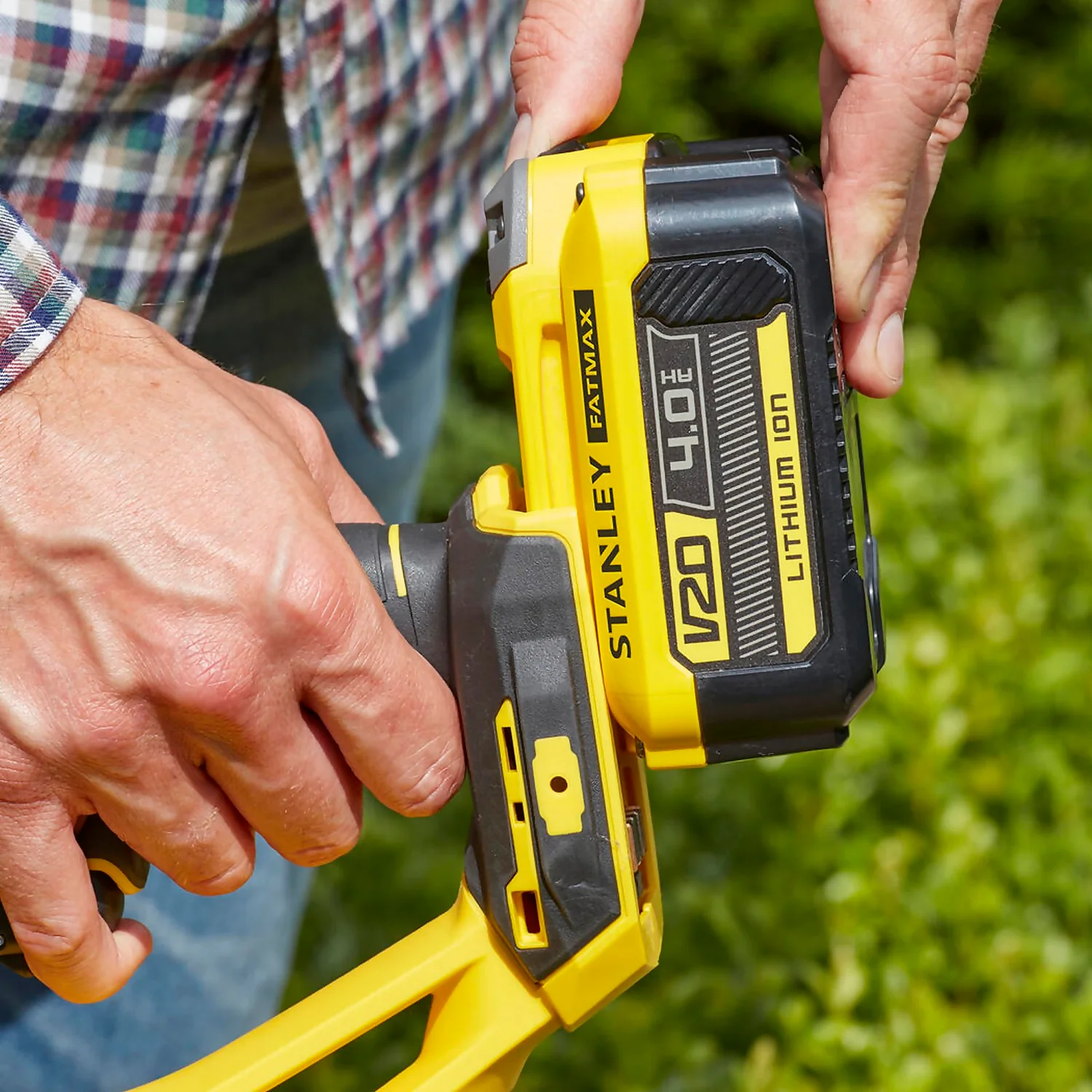 STANLEY FATMAX V20 18V Cordless Hedge Trimmer 55cm (Sfmcht855M1-Gb) 8 STANLEY FATMAX V20 18V Cordless Hedge Trimmer 55cm (Sfmcht855M1-Gb) - Image 8